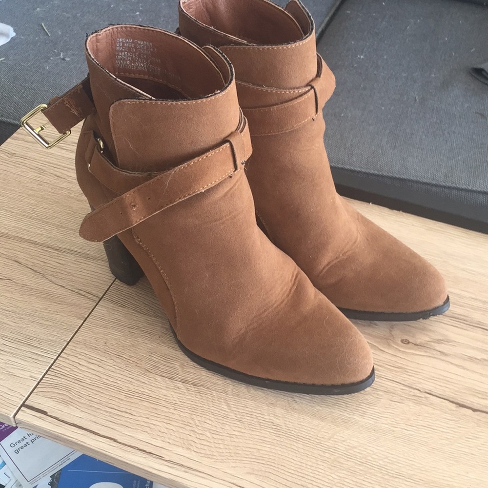 Camel brown ankle booties